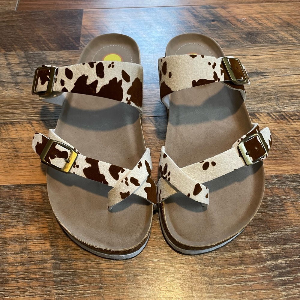 Maui Island Sandal, Cow Print, Never worn, size 8